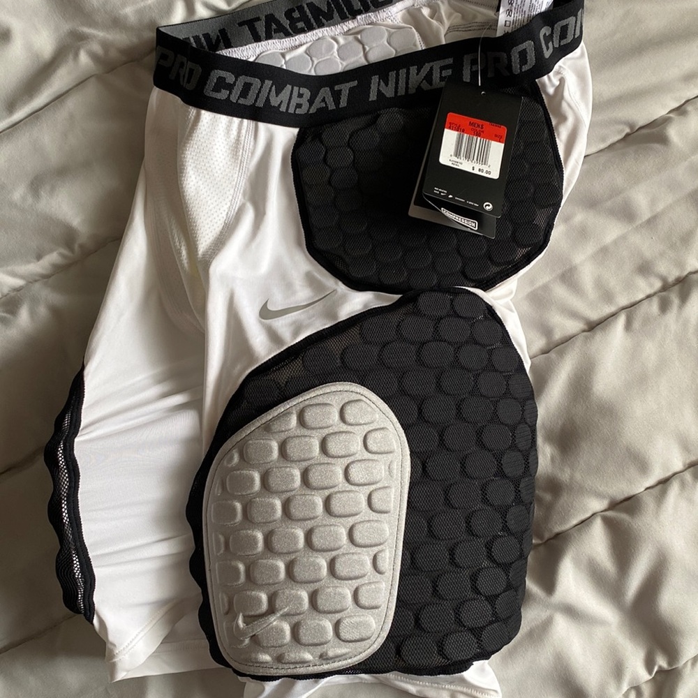 NWT Nike Pro Combat Men’s Large Compression Football Hyperstrong